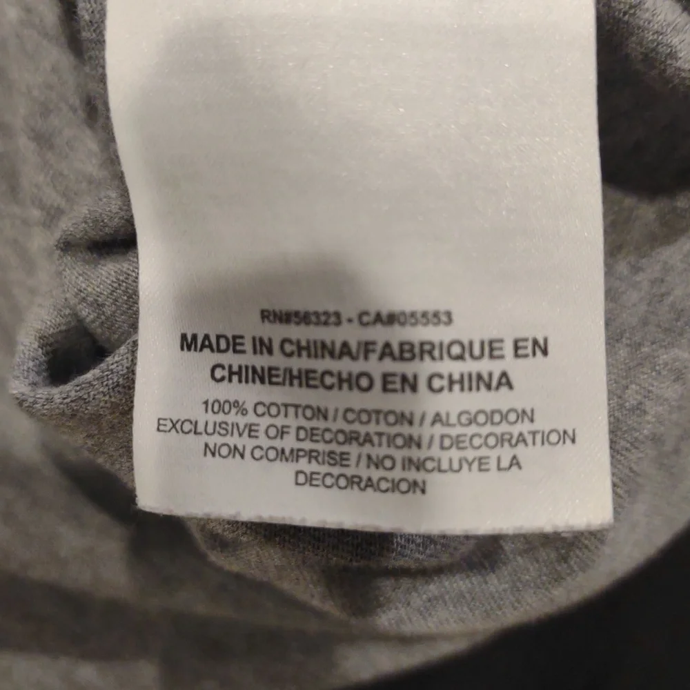 Vintage Nike Women's Medium 3/4‎ Sleeve Gray Graphic Tee